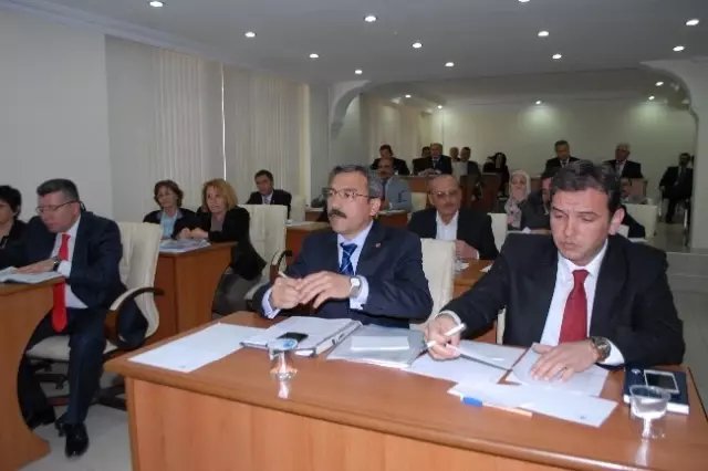 Ercengiz Başkanlığında İlk Meclis Toplandı Ercengiz Başkanlığında İlk Meclis Toplandı