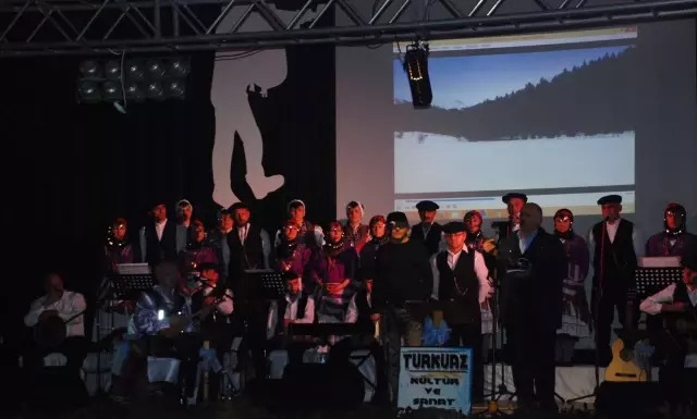 Ereğli'de Turkuaz Derneğinden Karadeniz Türküleri