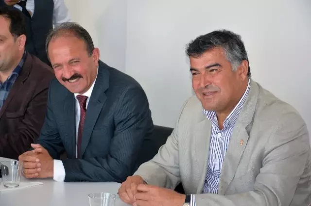 Fethiye CHP'den Başkan Saatcı'ya Tebrik Ziyareti Fethiye CHP'den Başkan Saatcı'ya Tebrik Ziyareti