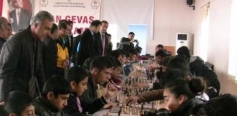 Gevaş'ta Satranç Turnuvası Yapıldı