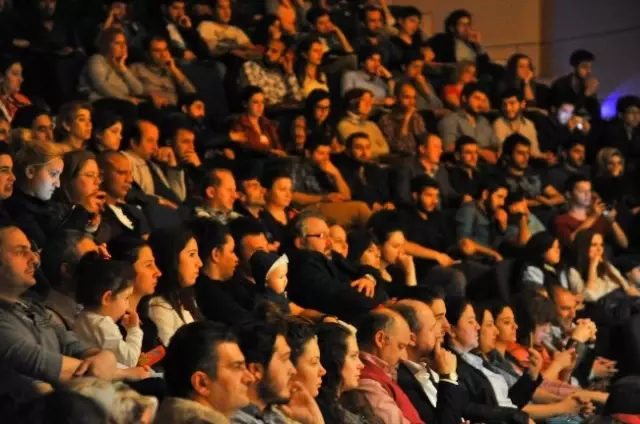 SAÜ'de Sıra Gecesi Düzenlendi SAÜ'de Sıra Gecesi Düzenlendi