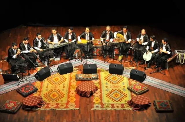 SAÜ'de Sıra Gecesi Düzenlendi SAÜ'de Sıra Gecesi Düzenlendi