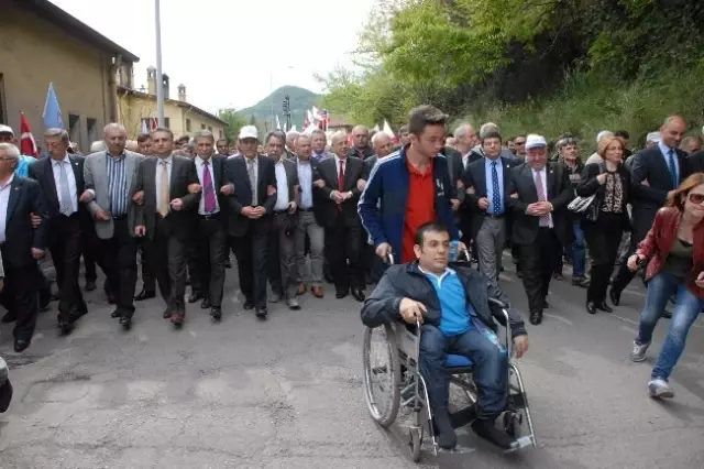 Zonguldak'ta 'Çates' Protestosu Zonguldak'ta 'Çates' Protestosu
