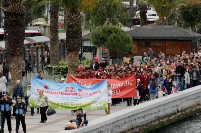 23 Nisan Coşkusu Karşıyaka'yı Sardı 23 Nisan Coşkusu Karşıyaka'yı Sardı