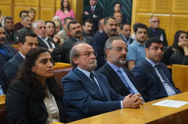 Demirtaş: Çözüm Sürecinin Mimarından Haber Alamıyoruz Demirtaş: Çözüm Sürecinin Mimarından Haber Alamıyoruz