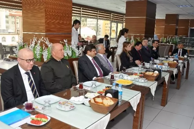 Gümüşhane'de İl İstihdam ve Mesleki Eğitim Kurulu Toplandı Gümüşhane'de İl İstihdam ve Mesleki Eğitim Kurulu Toplandı