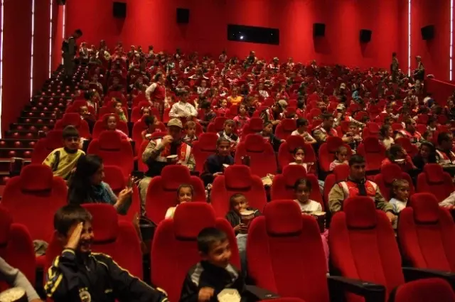 Koy Cocuklarinin Forum Gaziantep Te Sinema Keyfi Haberler