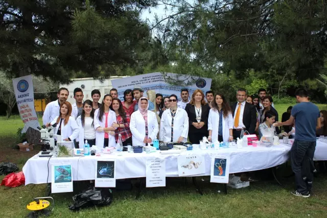 Laboratuvar Teknikerleri: Hizmet Vermede Temel İlkemiz İnsana Saygı Laboratuvar Teknikerleri: Hizmet Vermede Temel İlkemiz İnsana Saygı