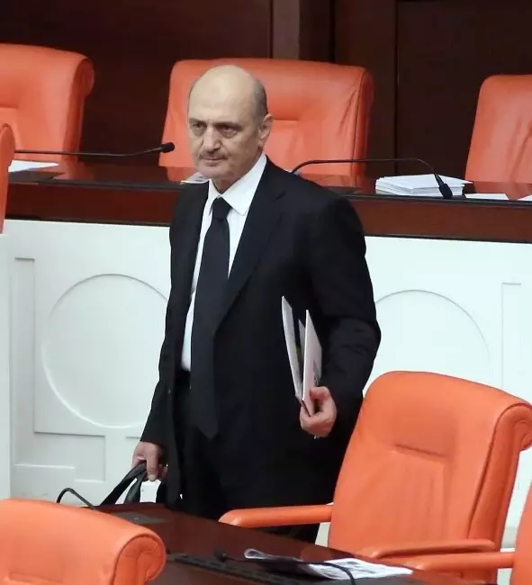 Hamile Esine Koltuk Olan Adam Sosyal Medyada Olay Oldu Yasemin Com