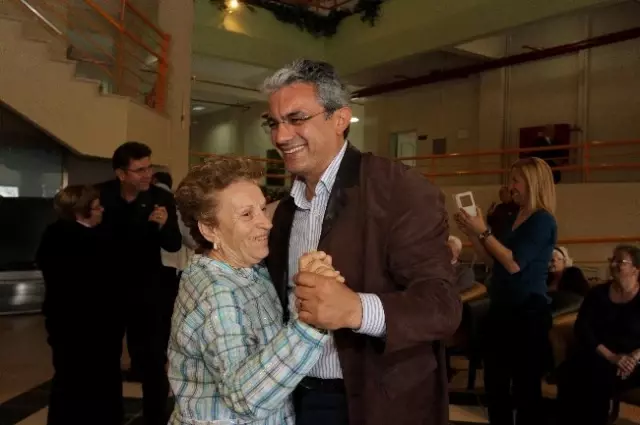 Akpınar'dan Huzurevine Anlamlı Ziyaret Akpınar'dan Huzurevine Anlamlı Ziyaret