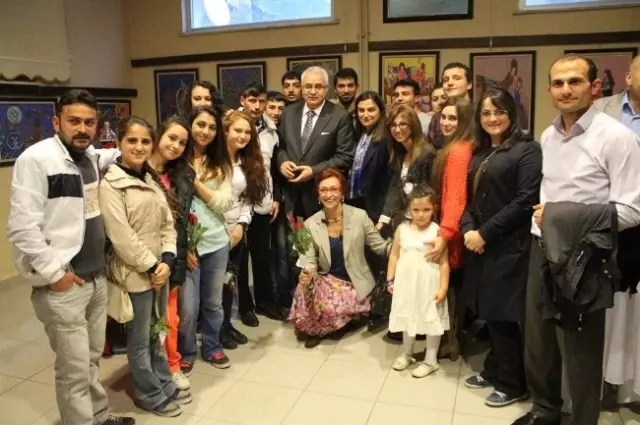 Gençler Anneler Gününü Unutmadı