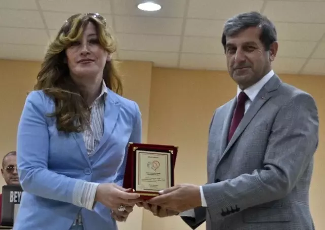 Hayatlarını Engelli Çocuklarına Adayan Annelere Ödül
