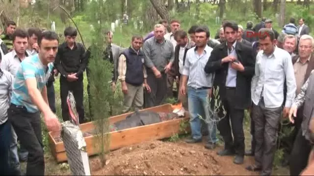 Soma'da 16 Madencinin Cenazesi Savaştepe'ye Getirildi