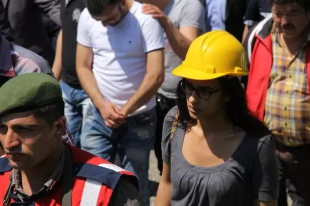 Üniversite Öğrencisinden CHP'li Vekile 'Yürüme' Tepkisi Üniversite Öğrencisinden CHP'li Vekile 'Yürüme' Tepkisi