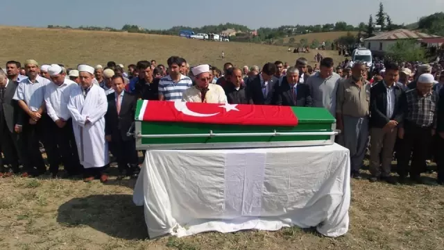Madenci Çelik'in Cenazesi Adana'da Toprağa Verildi - Haberler