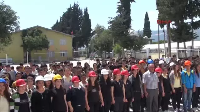 Öğrenciler, Maden Şehitlerini Andı Öğrenciler, Maden Şehitlerini Andı