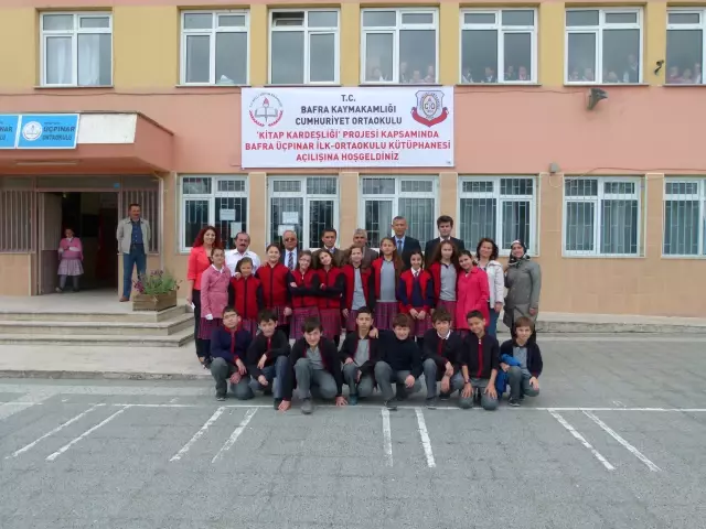 Cumhuriyet ile Üçpınar Ortaokulları Kitap Kardeşi Oldu