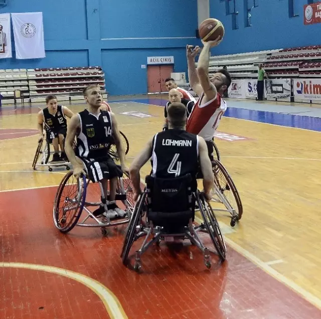 6. Dr. Trawınskı Uluslararası Tekerlekli Sandalye 6. Dr. Trawınskı Uluslararası Tekerlekli Sandalye