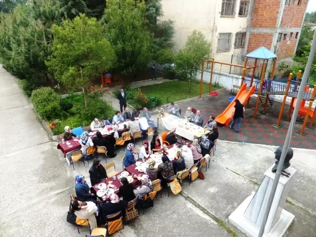 Bafra Kaymakamı Katırcı Otistik Çocuklar ve Aileleriyle Kahvaltı Etti