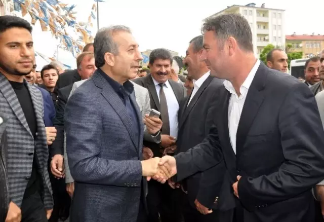 Bakan Mehdi Eker Güroymak'ta Bakan Mehdi Eker Güroymak'ta