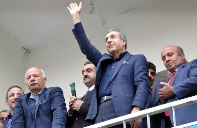 Bakan Mehdi Eker Güroymak'ta Bakan Mehdi Eker Güroymak'ta