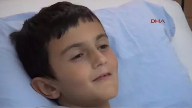 Kalbine Demir Çubuk Saplanan Çocuk Ölümden Döndü