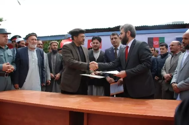 Afganistan'da Hamid Karzai Lisesi Hizmete Açıldı Afganistan'da Hamid Karzai Lisesi Hizmete Açıldı