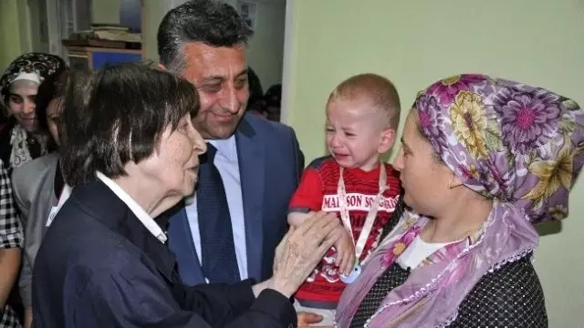 Rahşan Ecevit Kırkağaç'ta Şehit Ailesini Ziyaret Etti
