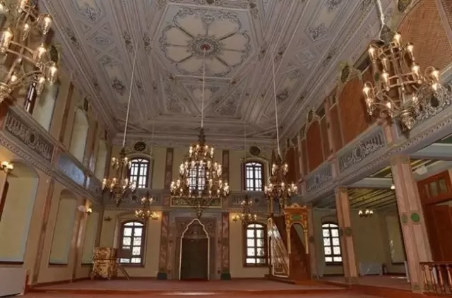 30 Yıl Aradan Sonra Aziz Mahmud Hüdayi Camii Yeniden Restore Edildi 30 Yıl Aradan Sonra Aziz Mahmud Hüdayi Camii Yeniden Restore Edildi