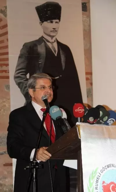 Balkan Rumeli Göçmenleri Federasyonu Genel Kurulu'na Arınç ile Çıray'ın Atışması Damga Vurdu Balkan Rumeli Göçmenleri Federasyonu Genel Kurulu'na Arınç ile Çıray'ın Atışması Damga Vurdu