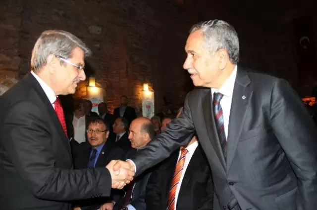 Balkan Rumeli Göçmenleri Federasyonu Genel Kurulu'na Arınç ile Çıray'ın Atışması Damga Vurdu Balkan Rumeli Göçmenleri Federasyonu Genel Kurulu'na Arınç ile Çıray'ın Atışması Damga Vurdu