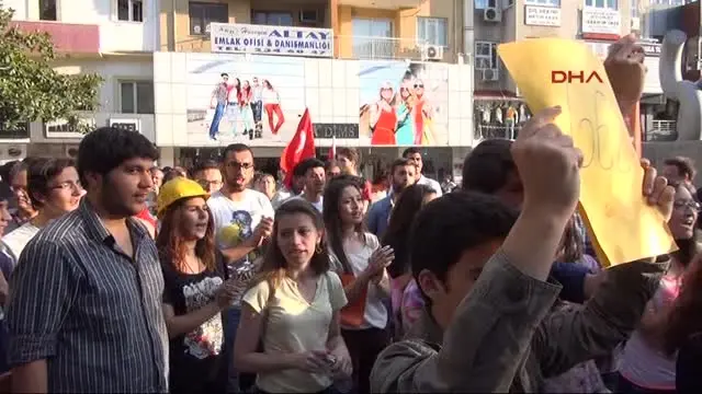 Gezi Olaylarının Yıldönümü Eyleminde Pankart Tartışması Gezi Olaylarının Yıldönümü Eyleminde Pankart Tartışması