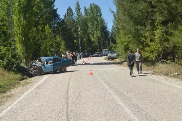 Denizli'de Kaza: 1 Ölü, 6 Yaralı Denizli'de Kaza: 1 Ölü, 6 Yaralı