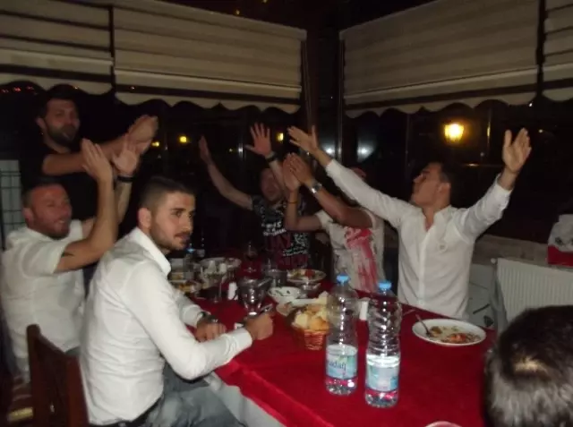 Köprülüspor Şampiyonluk Coşkusunu Yaşadı Köprülüspor Şampiyonluk Coşkusunu Yaşadı