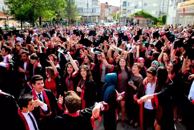 Bafra Anadolu Lisesi 2013-2014 Yılı Mezunlarını Törenle Uğurladı