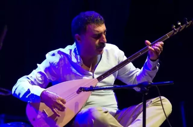 Aşık Veysel'de '10 Numara' Geceler Aşık Veysel'de '10 Numara' Geceler