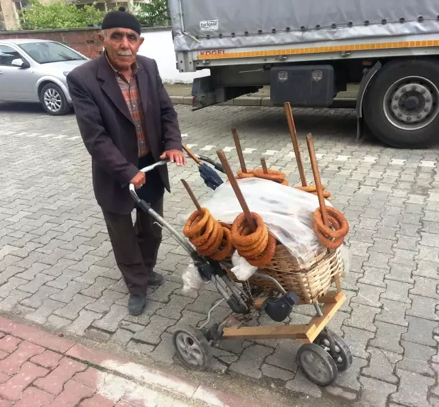 Bebek Arabasıyla Simit Satarak Emekli Oldu Haberler