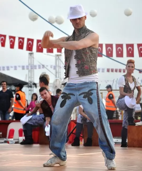 Macar Varidance Dans Grubu Tekirdağlılar Büyüledi