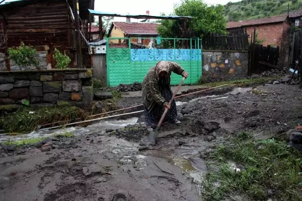 Bolu'nun İki Köyü Sular Altında Kaldı Bolu'nun İki Köyü Sular Altında Kaldı