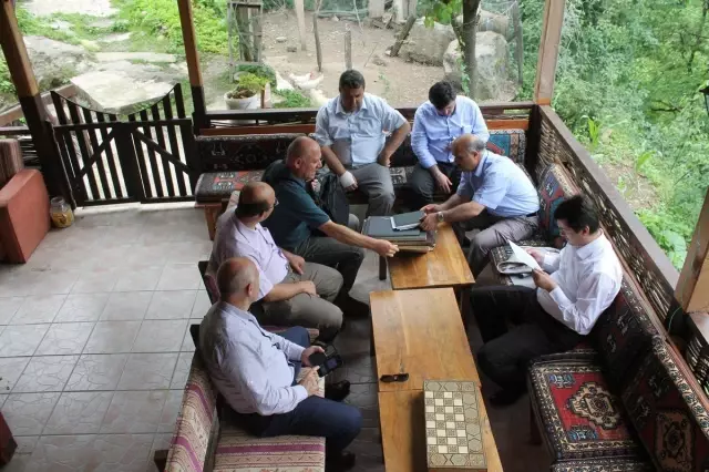 Borçka Kaymakamı Öztürk'ün İncelemeleri