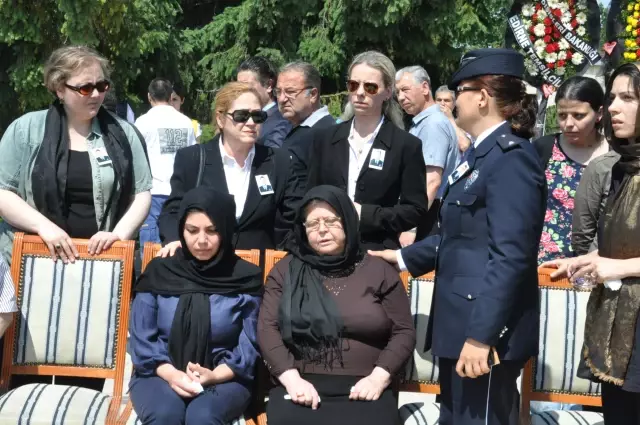 Edirne'de Şehit Düşen Polisin Babası: Oğlum Seni Böyle mi Götürecektik Edirne'de Şehit Düşen Polisin Babası: Oğlum Seni Böyle mi Götürecektik
