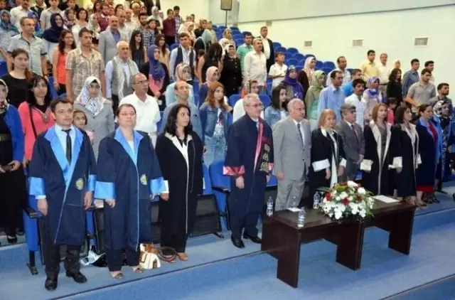 Hemşire ve Doktor Adayları Düzenlenen Törenle Yemin Etti