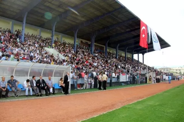 Bü'de Mezuniyet Heyecanı Bü'de Mezuniyet Heyecanı