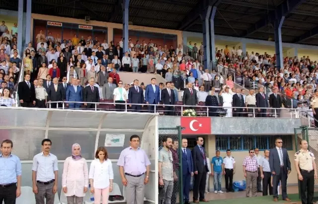 Bü'de Mezuniyet Heyecanı Bü'de Mezuniyet Heyecanı