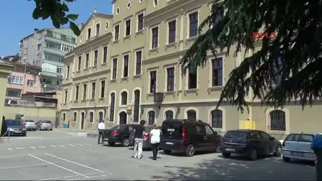 Mezuniyet Töreninde 'Gezi' Vurgusu Yapan Öğrencinin Okul Birinciliği Tehlikeye Girdi Mezuniyet Töreninde 'Gezi' Vurgusu Yapan Öğrencinin Okul Birinciliği Tehlikeye Girdi