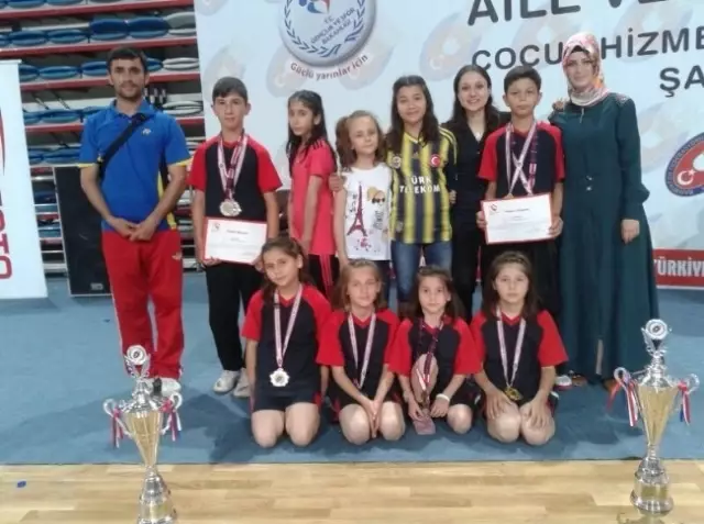 Sevgi Evleri Badmintonda Türkiye Üçüncüsü Oldu - Haberler