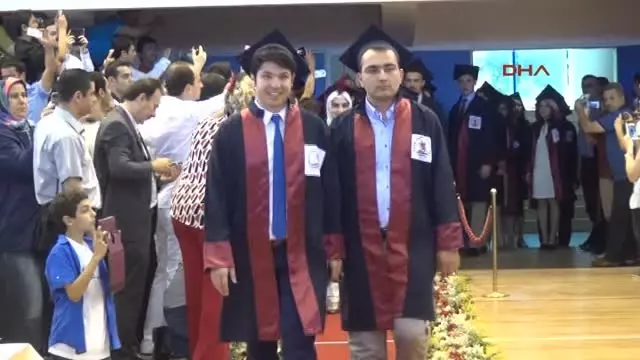 Hipokrat Yeminini Değiştiren Dekan 4 Yıldır Aynı Hipokrat Yemin Okunuyor