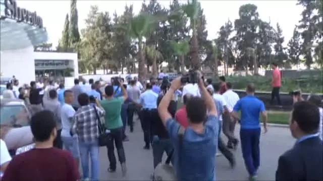 Adana Demirspor'un olağanüstü kongresi sonrasında kavga çıktı -