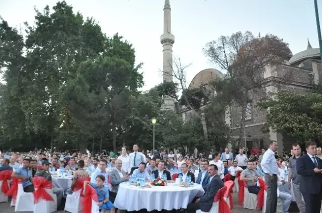 Başbakan, Balıkesir Müsiad'ın İftarına Canlı Bağlandı Başbakan, Balıkesir Müsiad'ın İftarına Canlı Bağlandı