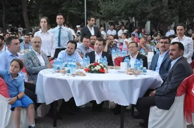 Başbakan, Balıkesir Müsiad'ın İftarına Canlı Bağlandı Başbakan, Balıkesir Müsiad'ın İftarına Canlı Bağlandı